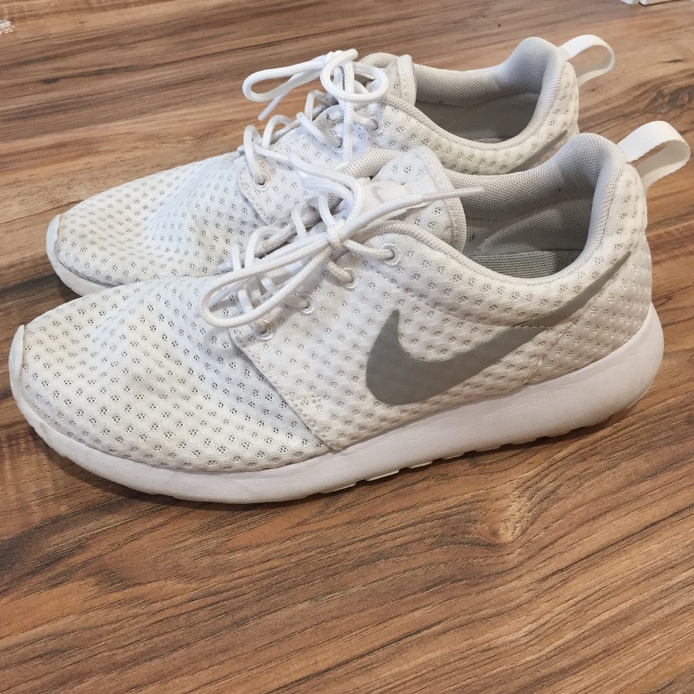Nike tennis shoes